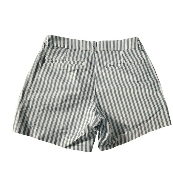 Old Navy Striped Shorts Cuffed Hem Casual Everyday Wear Size 6 - Picture 3 of 8